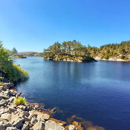 4 Bedroom Gorgeous Home In Urangsvag Nyaraló Rolvsnes