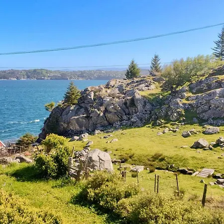 4 Bedroom Gorgeous Home In Urangsvag